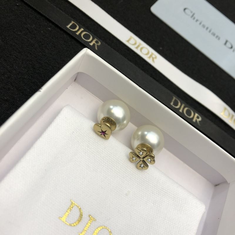 chr1st1an D10r earrings